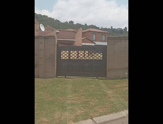 4 BEDROOM APARTMENT FOR SALE IN NATURENA